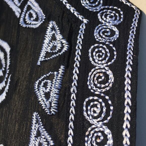 CHICOS SILK embroidered V neck Tunic black white sheer long sleeve Size 0 or Med - Picture 5 of 7